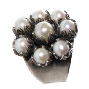 Anello fiore con perle
